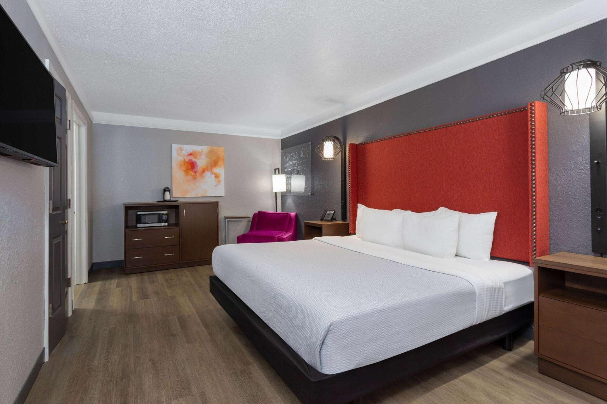 Hotel La Quinta By Wyndham Pensacola Ferry Pass