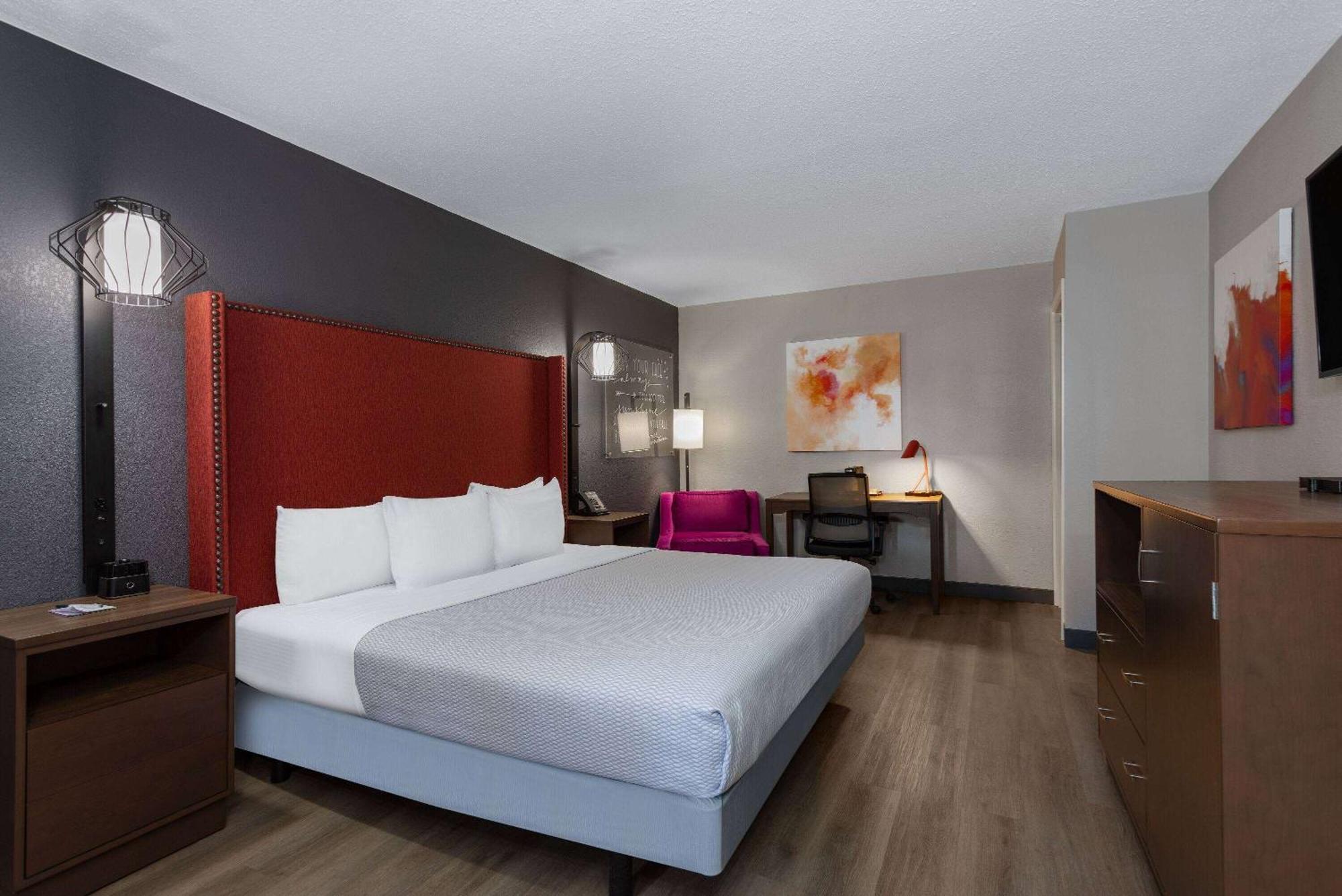 Hotel La Quinta By Wyndham Pensacola Ferry Pass
