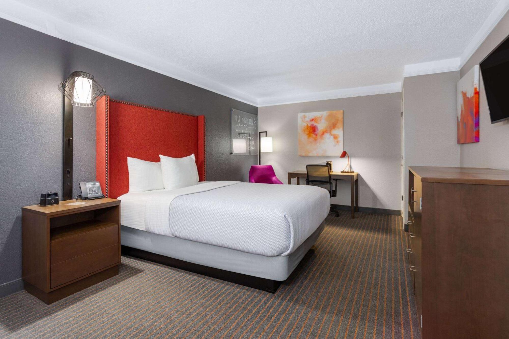 Hotel La Quinta By Wyndham Pensacola 3*