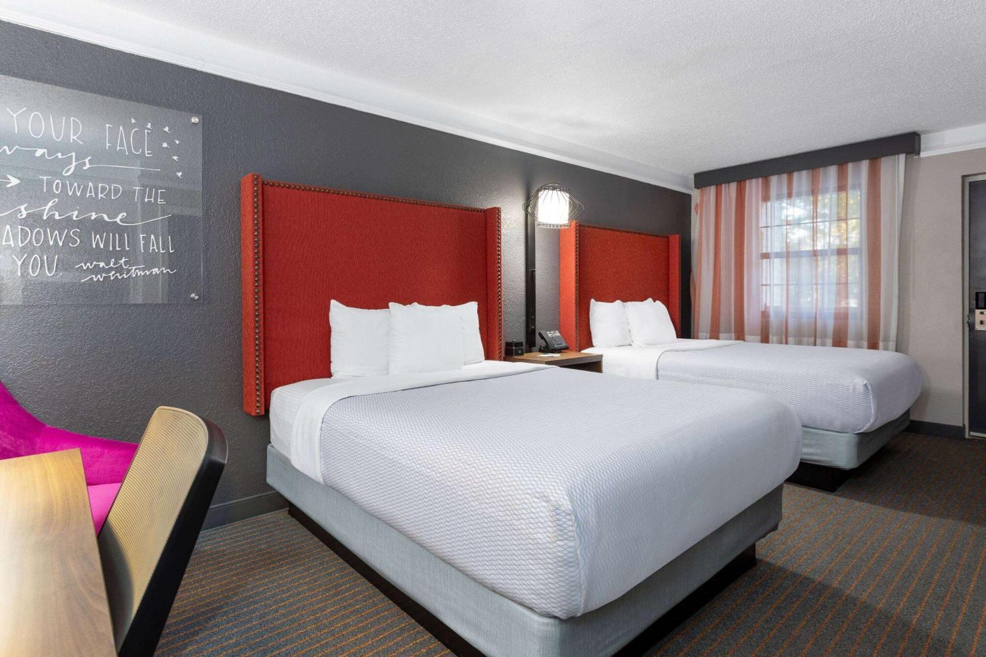 La Quinta By Wyndham Pensacola Hotel