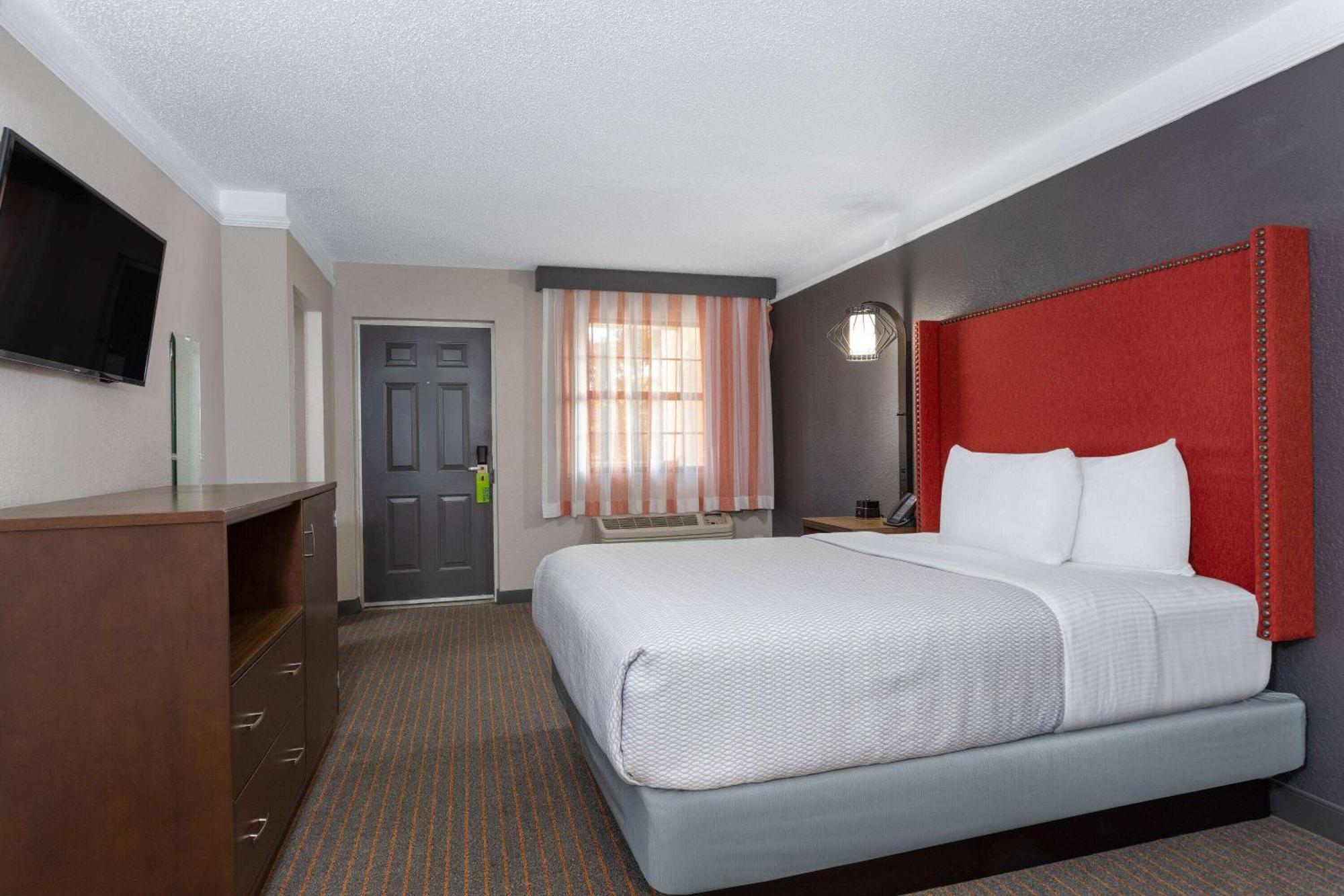 Hotel La Quinta By Wyndham Pensacola Ferry Pass