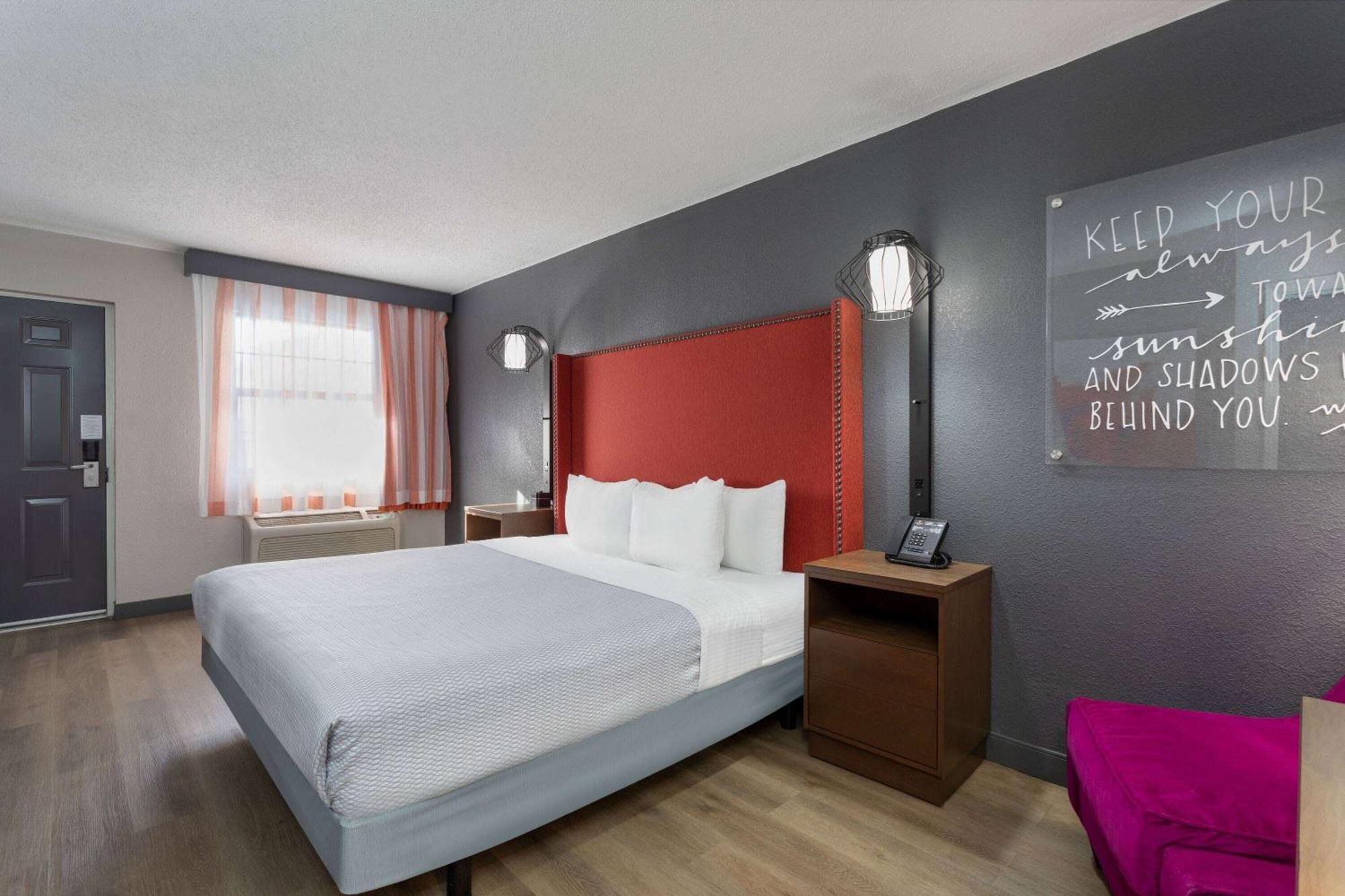 Hotel La Quinta By Wyndham Pensacola Ferry Pass