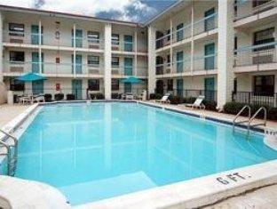 La Quinta By Wyndham Pensacola Hotel 3*