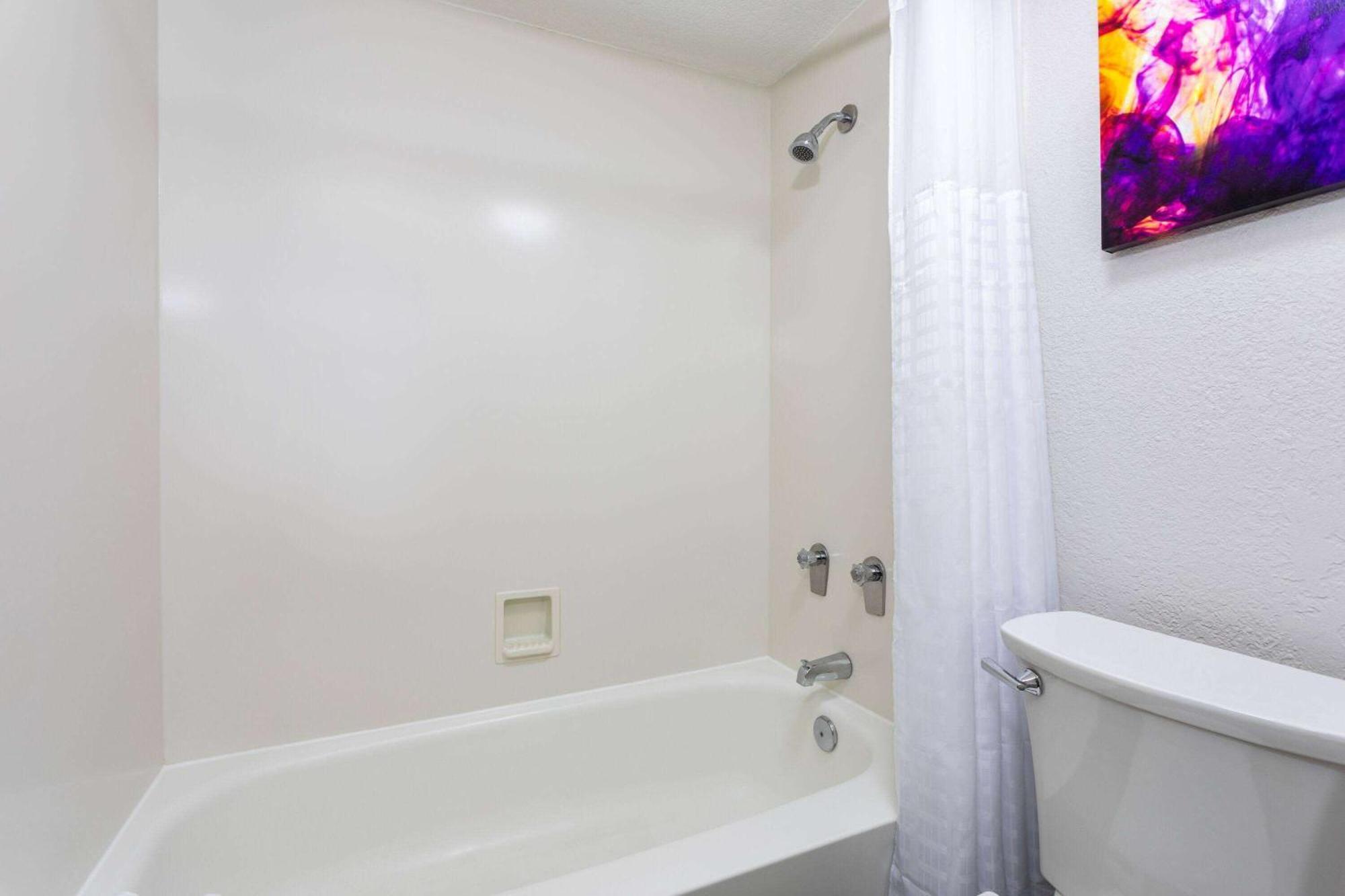 La Quinta By Wyndham Pensacola Hotel 3*